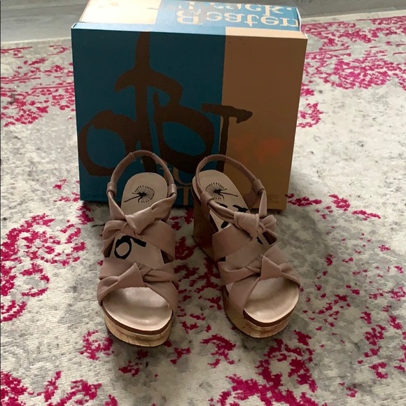 OTBT Shoes - OTBT pink bow wedges